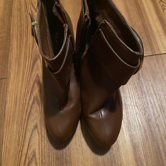 Boot heals - Picture 2 of 2